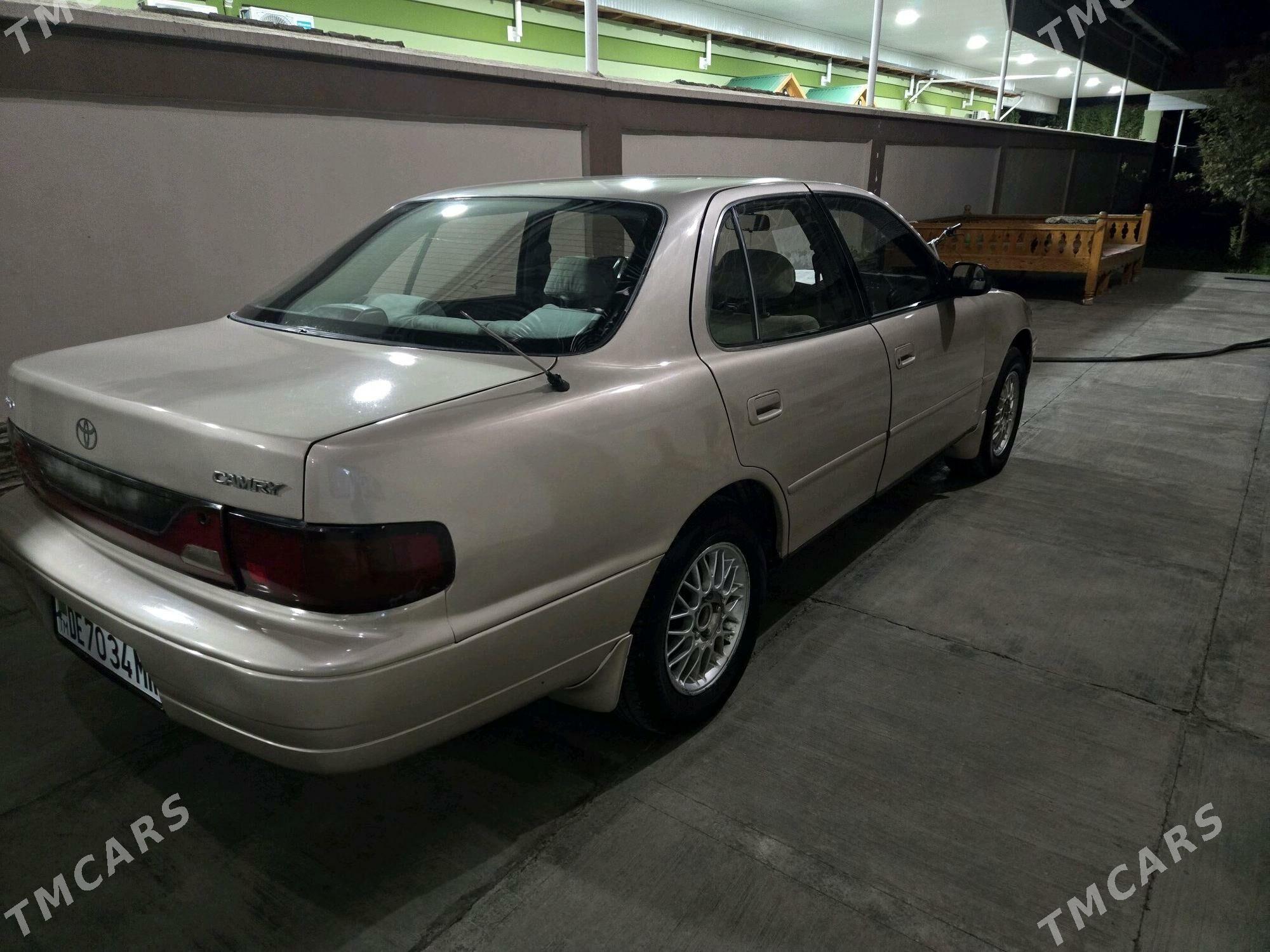 Toyota Camry 1995 - 76 000 TMT - Байрамали - img 4