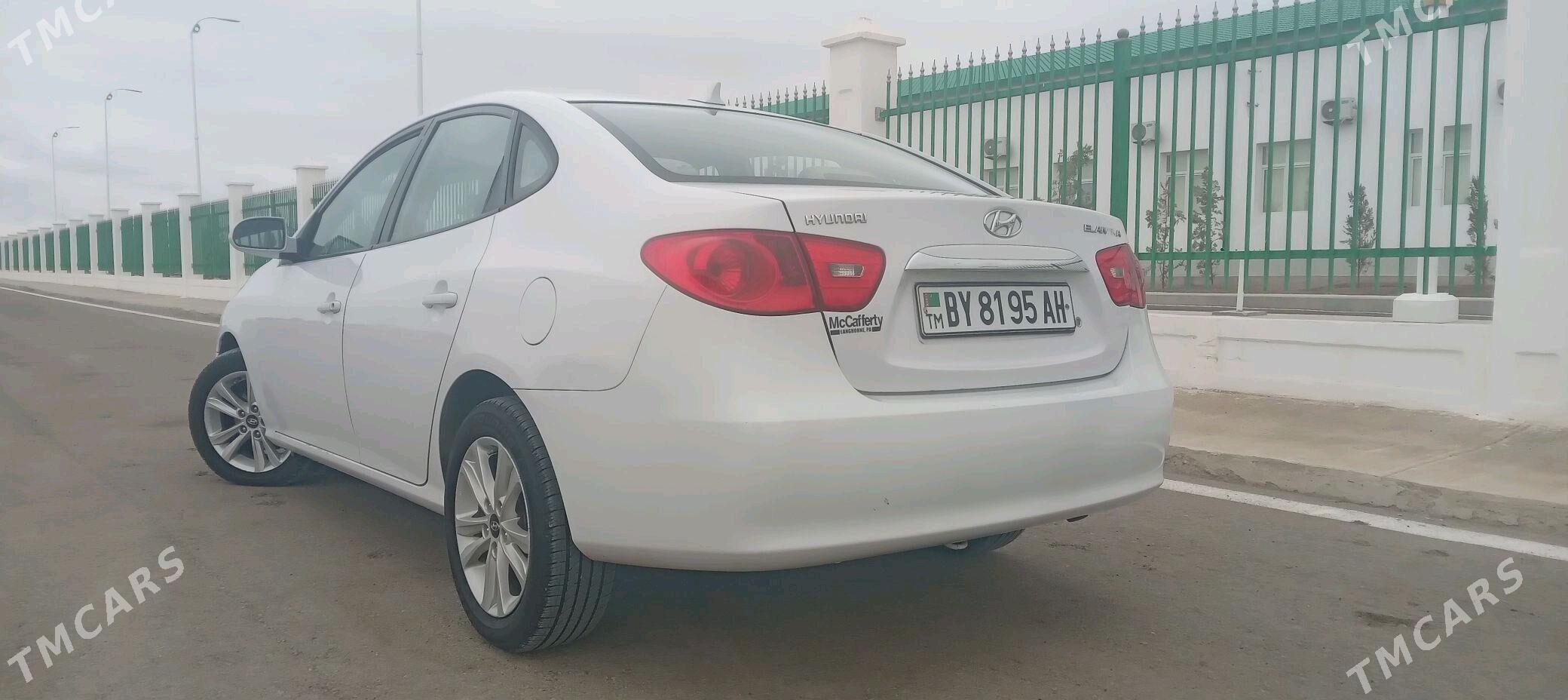 Hyundai Elantra 2010 - 138 000 TMT - Гёкдепе - img 3