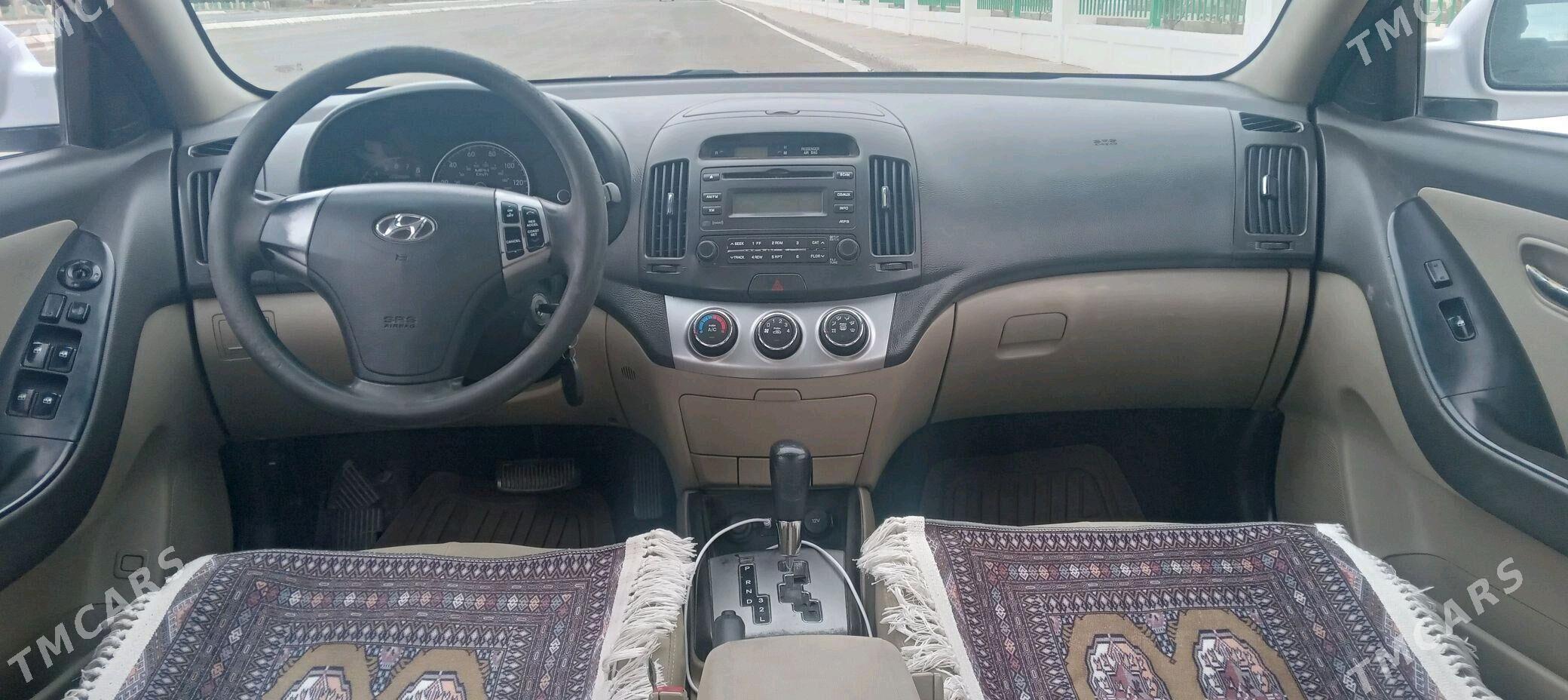 Hyundai Elantra 2010 - 138 000 TMT - Гёкдепе - img 4