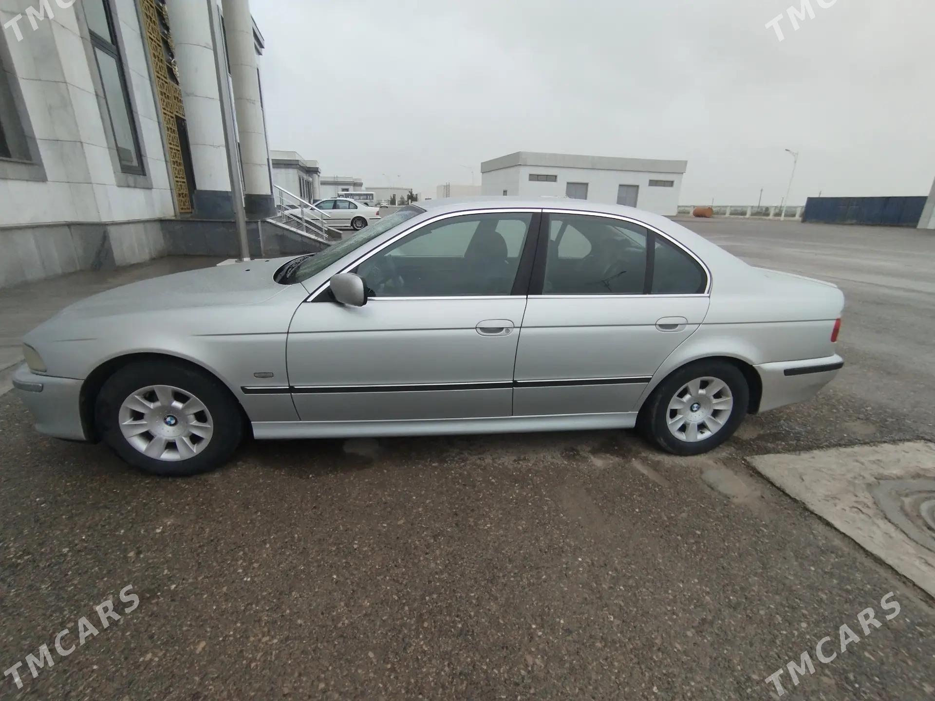 BMW E39 1999 - 130 000 TMT - Sarahs - img 3