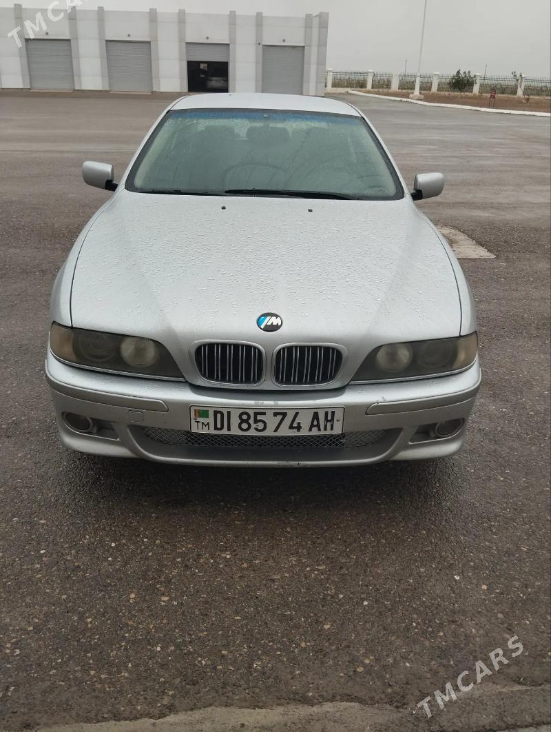 BMW E39 1999 - 130 000 TMT - Sarahs - img 1
