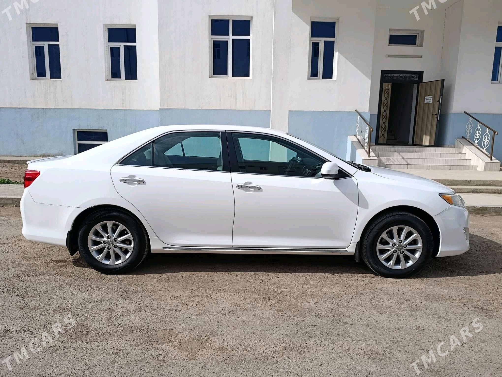 Toyota Camry 2013 - 240 000 TMT - Дашогуз - img 7