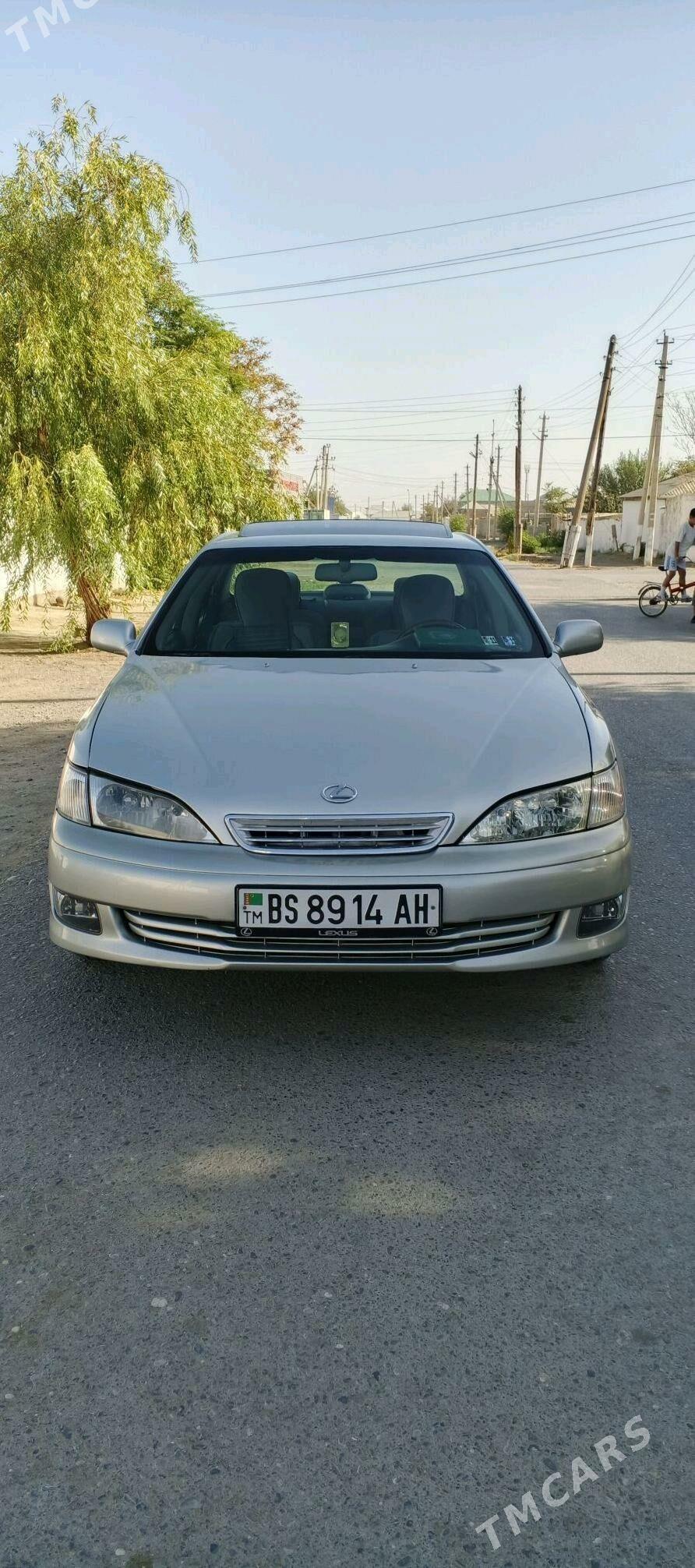 Lexus ES 300 2001 - 144 000 TMT - Бахарден - img 3