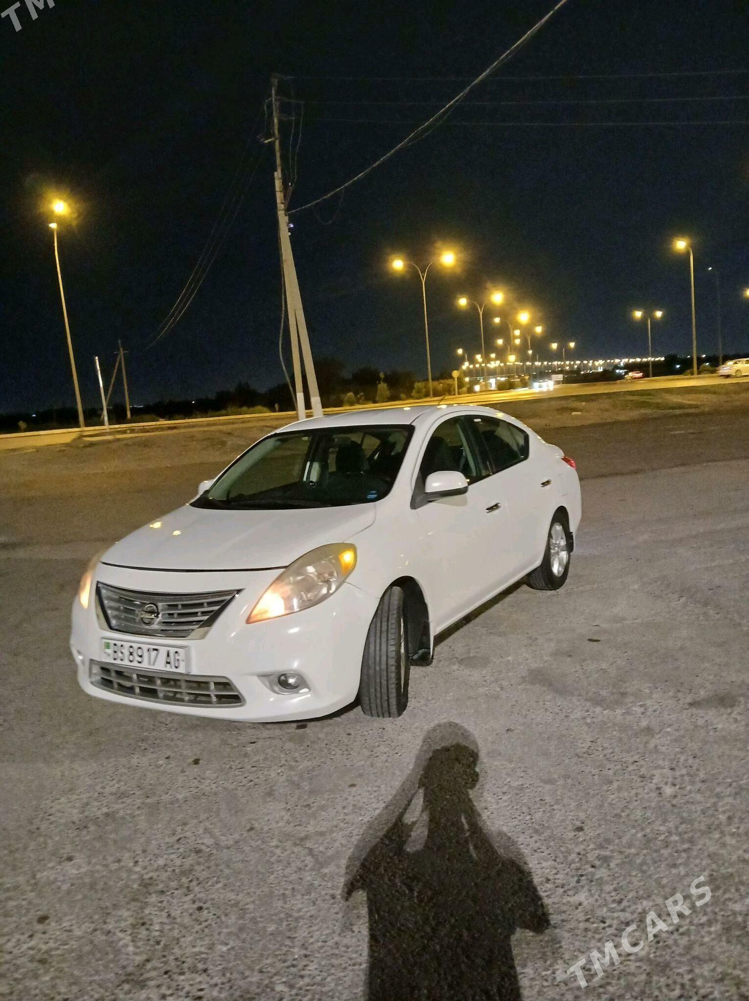 Nissan Versa 2011 - 126 000 TMT - Гарадамак - img 2