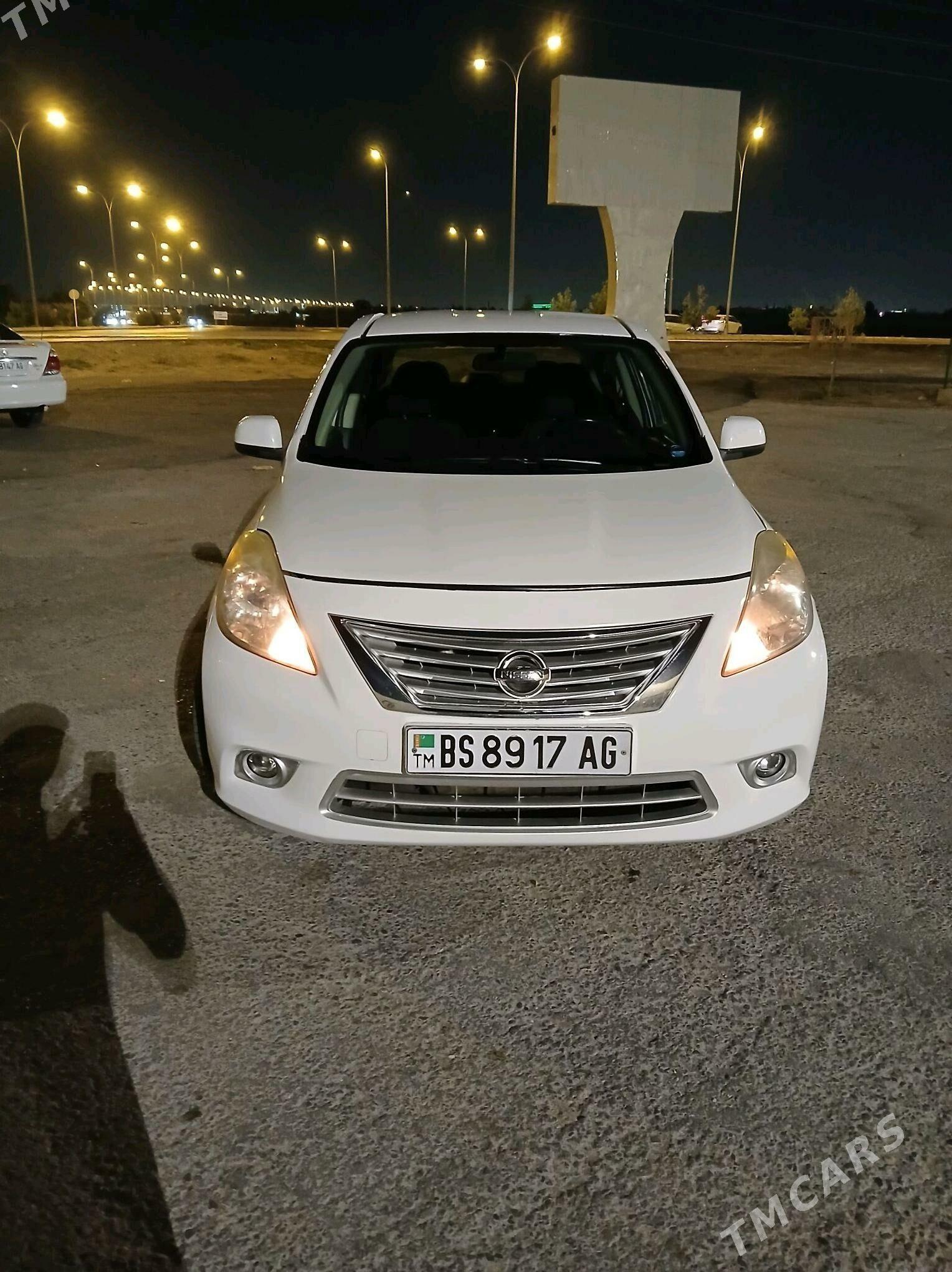 Nissan Versa 2011 - 126 000 TMT - Гарадамак - img 4