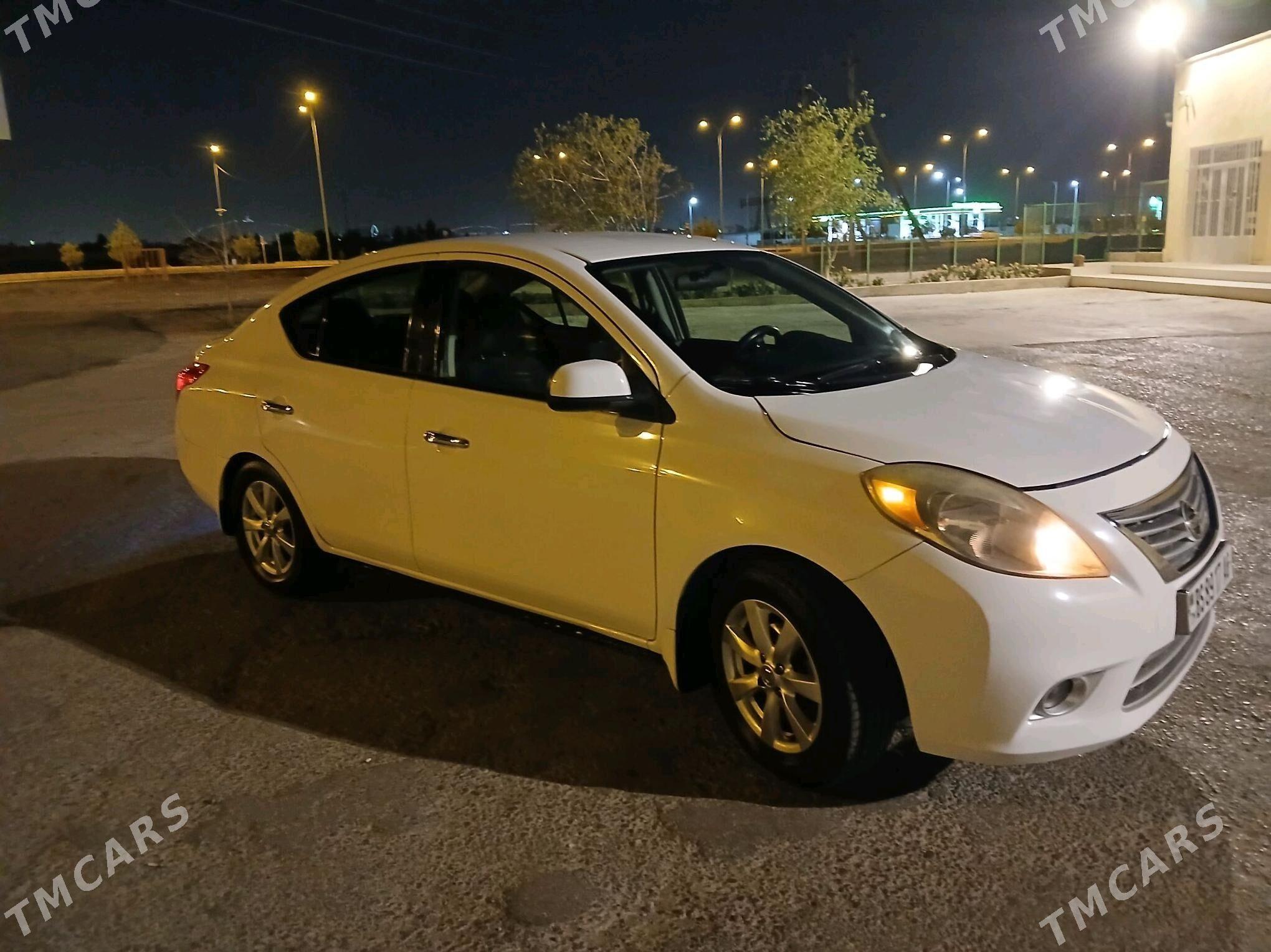Nissan Versa 2011 - 126 000 TMT - Гарадамак - img 6