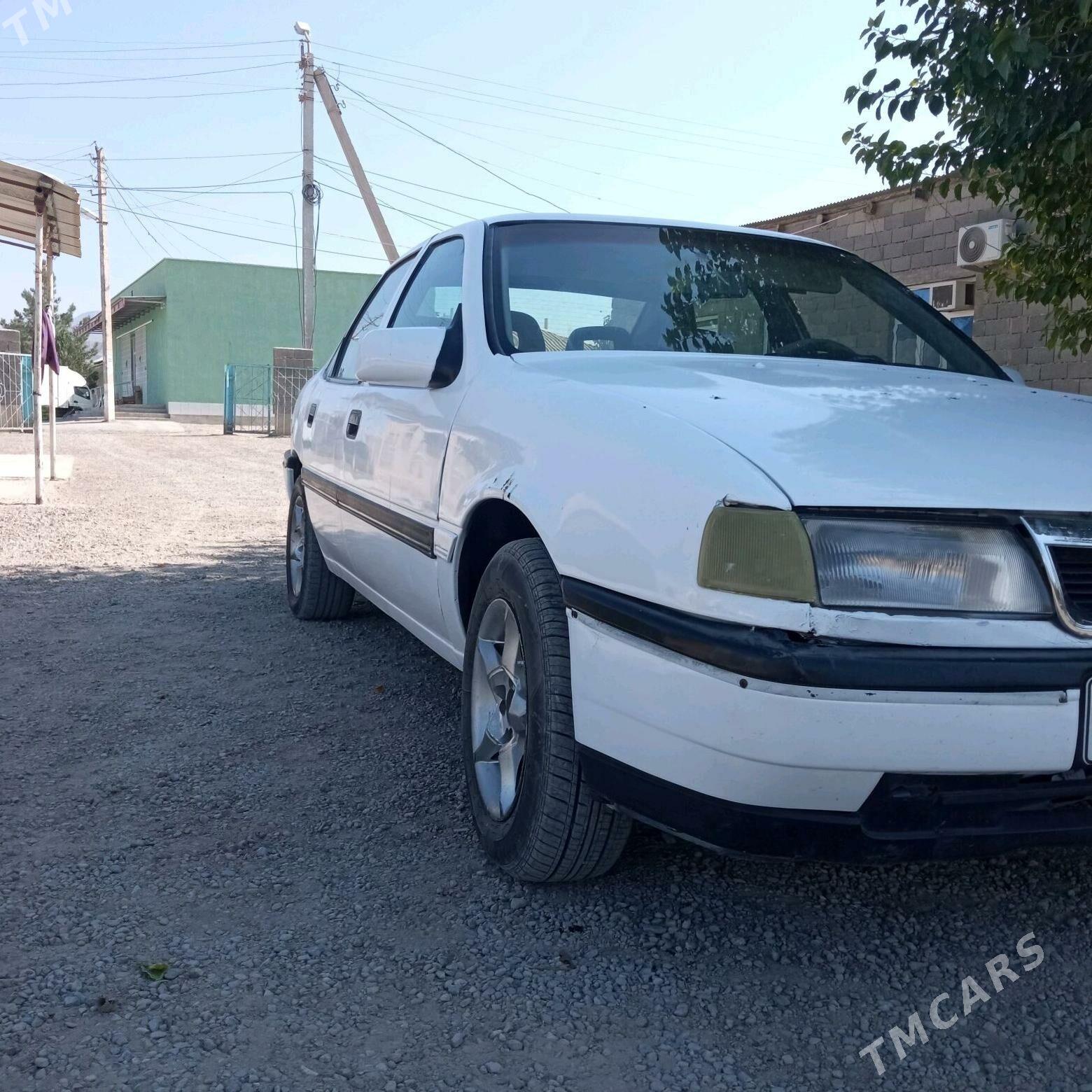 Opel Vectra 1989 - 30 000 TMT - Bäherden - img 3