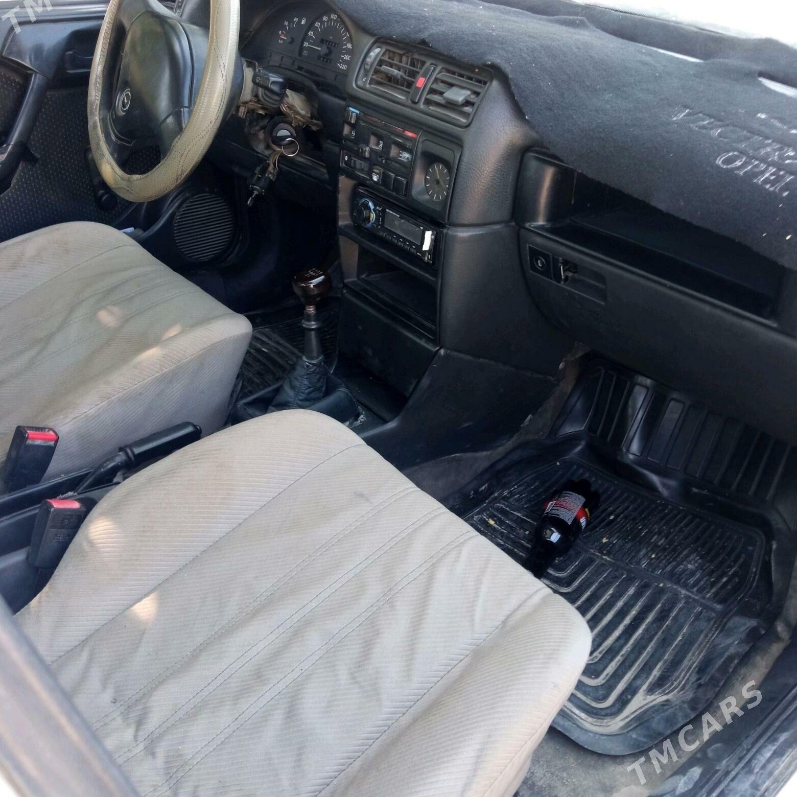 Opel Vectra 1989 - 30 000 TMT - Bäherden - img 2