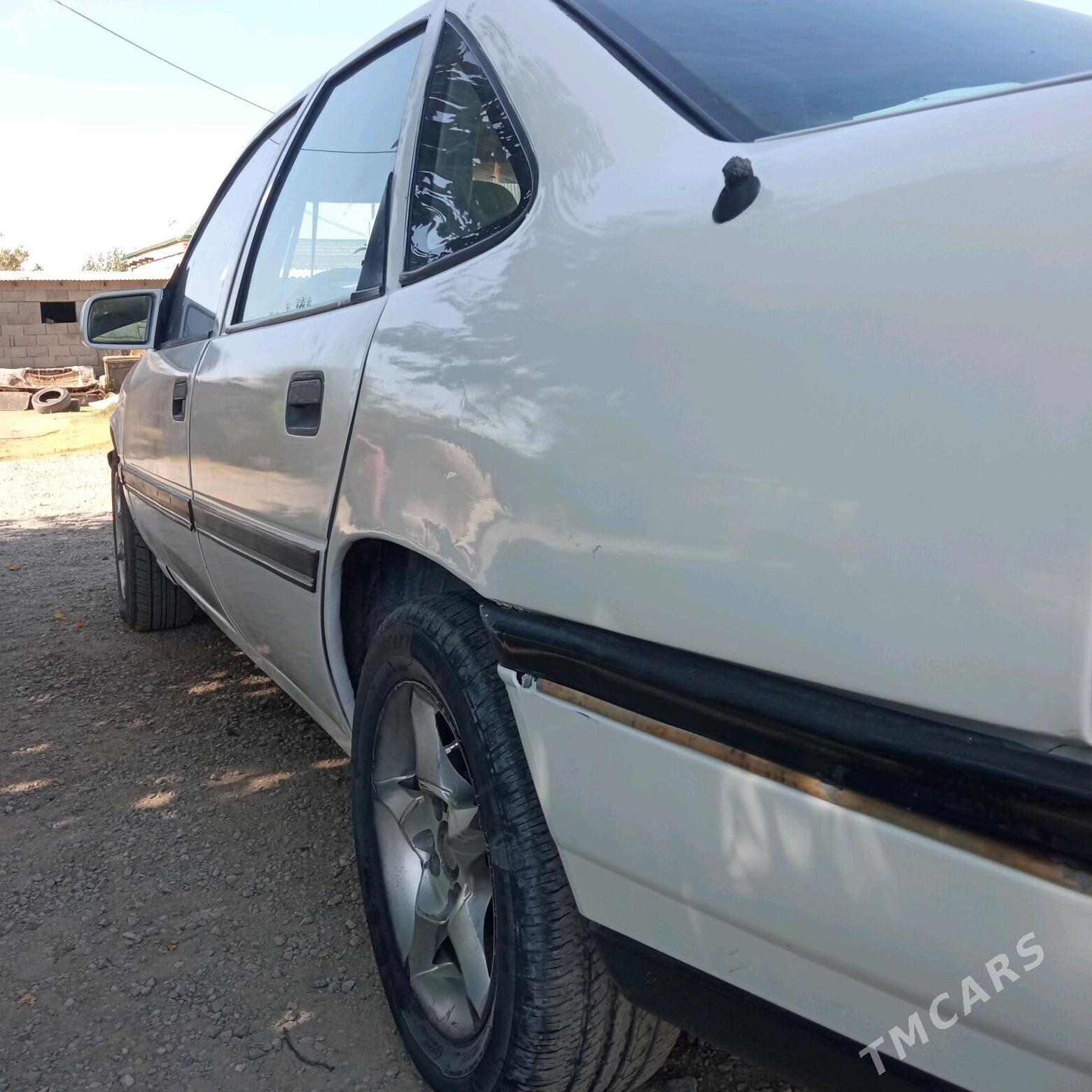 Opel Vectra 1989 - 30 000 TMT - Bäherden - img 5