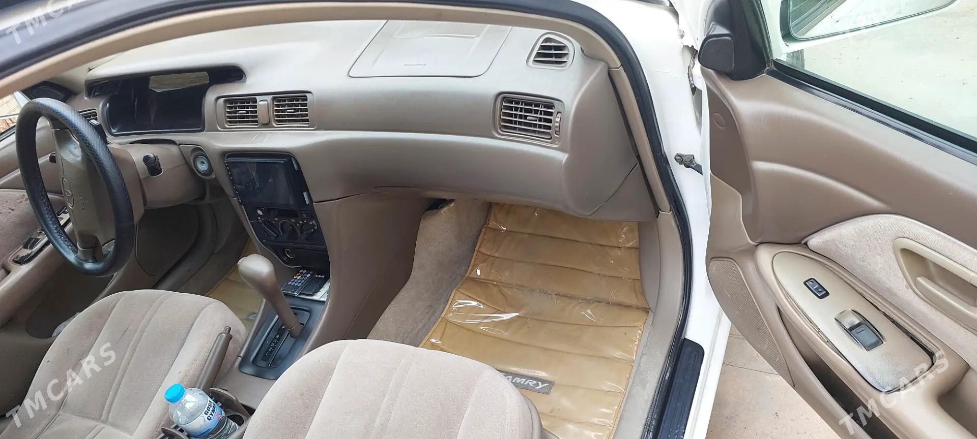 Toyota Camry 1999 - 130 000 TMT - Çärjew - img 6