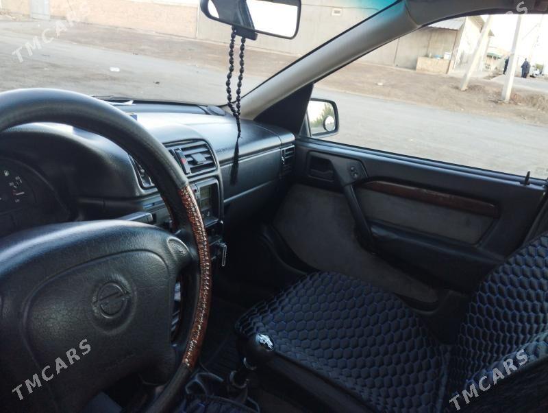 Opel Vectra 1994 - 46 000 TMT - Çärjew - img 5