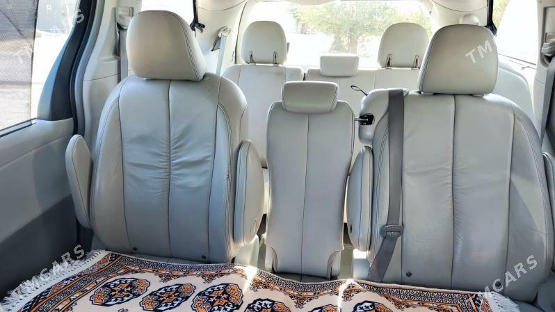 Toyota Sienna 2011 - 315 000 TMT - Байрамали - img 7