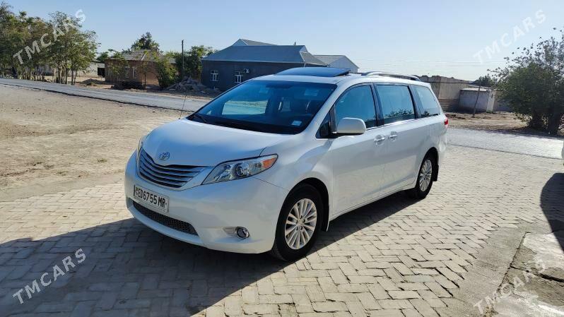 Toyota Sienna 2011 - 315 000 TMT - Байрамали - img 2