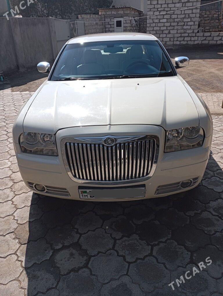 Chrysler 300 2006 - 80 000 TMT - Туркменбаши - img 7