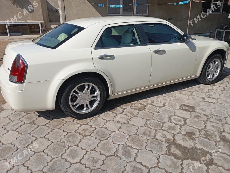 Chrysler 300 2006 - 80 000 TMT - Туркменбаши - img 3