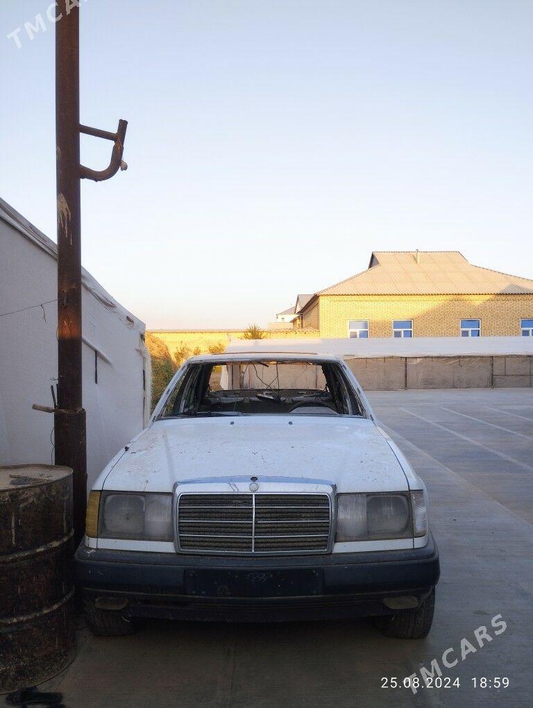 Mercedes-Benz 230E 1987 - 17 000 TMT - Sakarçäge - img 1