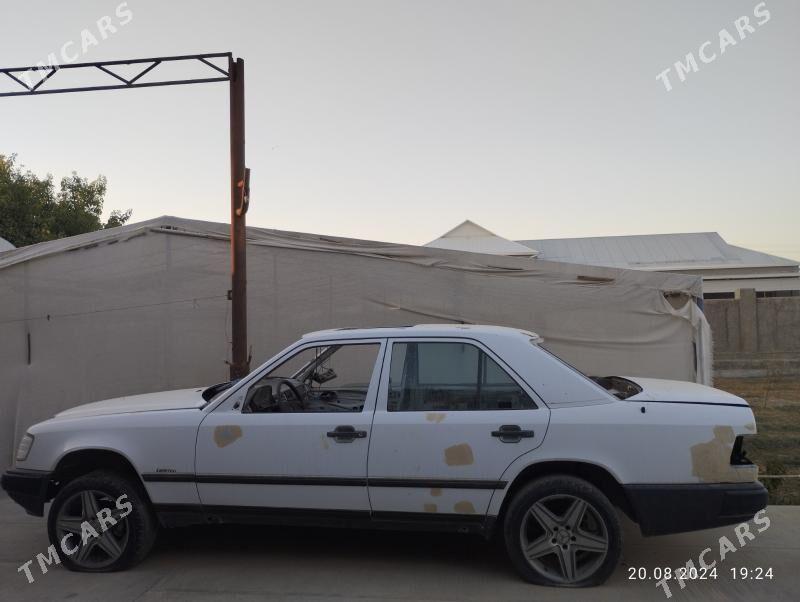 Mercedes-Benz 230E 1987 - 17 000 TMT - Sakarçäge - img 2