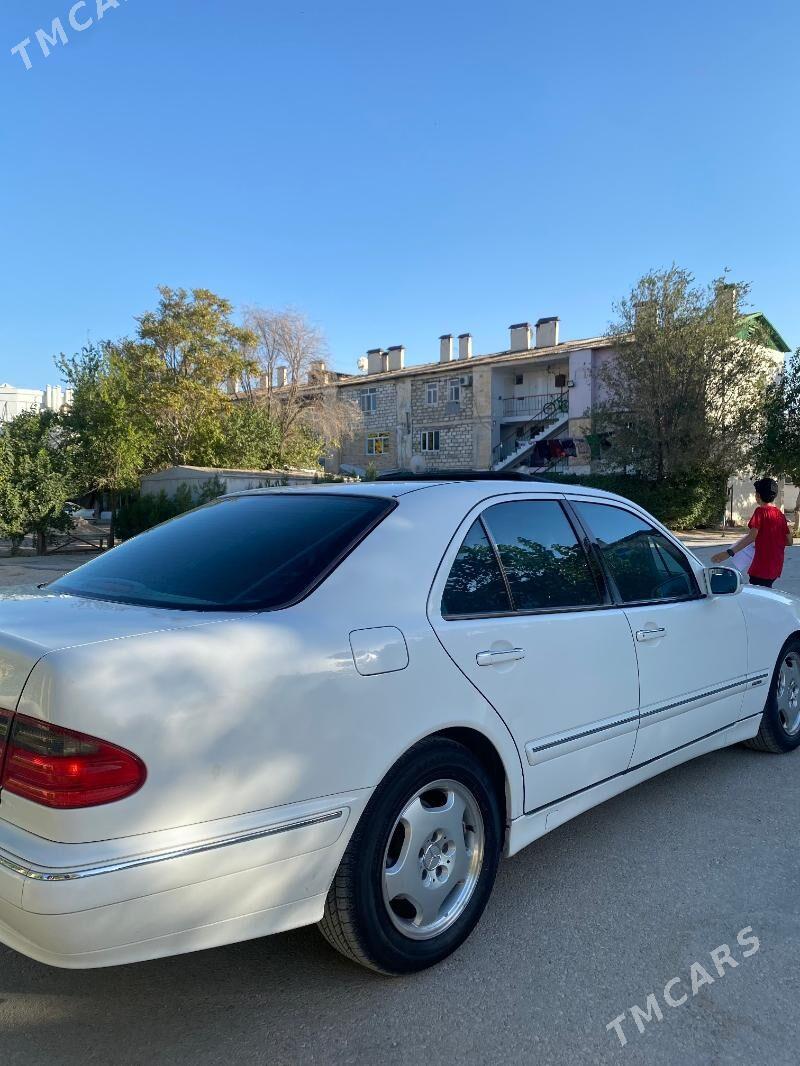 Mercedes-Benz E320 2000 - 120 000 TMT - Balkanabat - img 6
