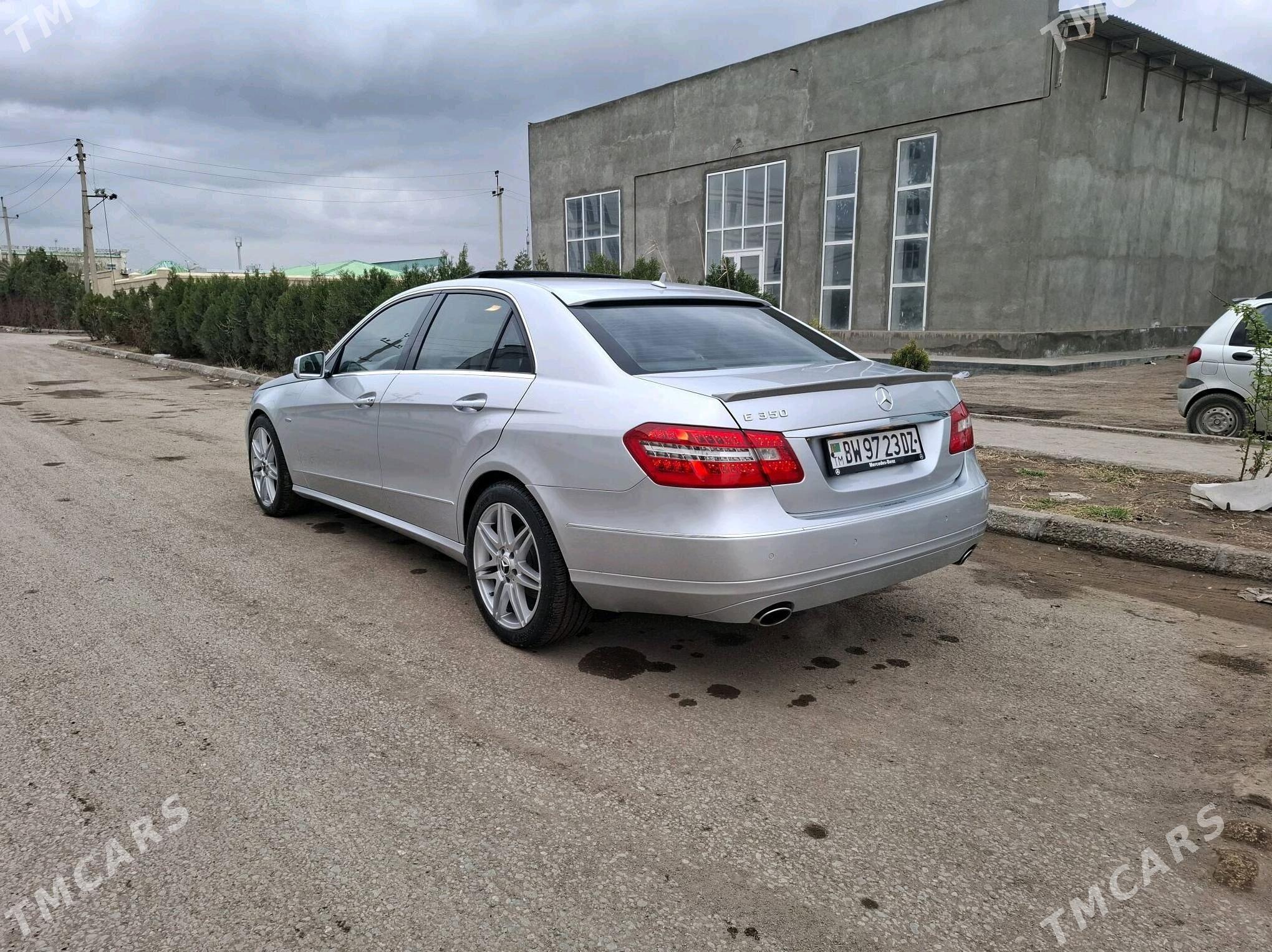 Mercedes-Benz E350 2010 - 250 000 TMT - Дашогуз - img 5