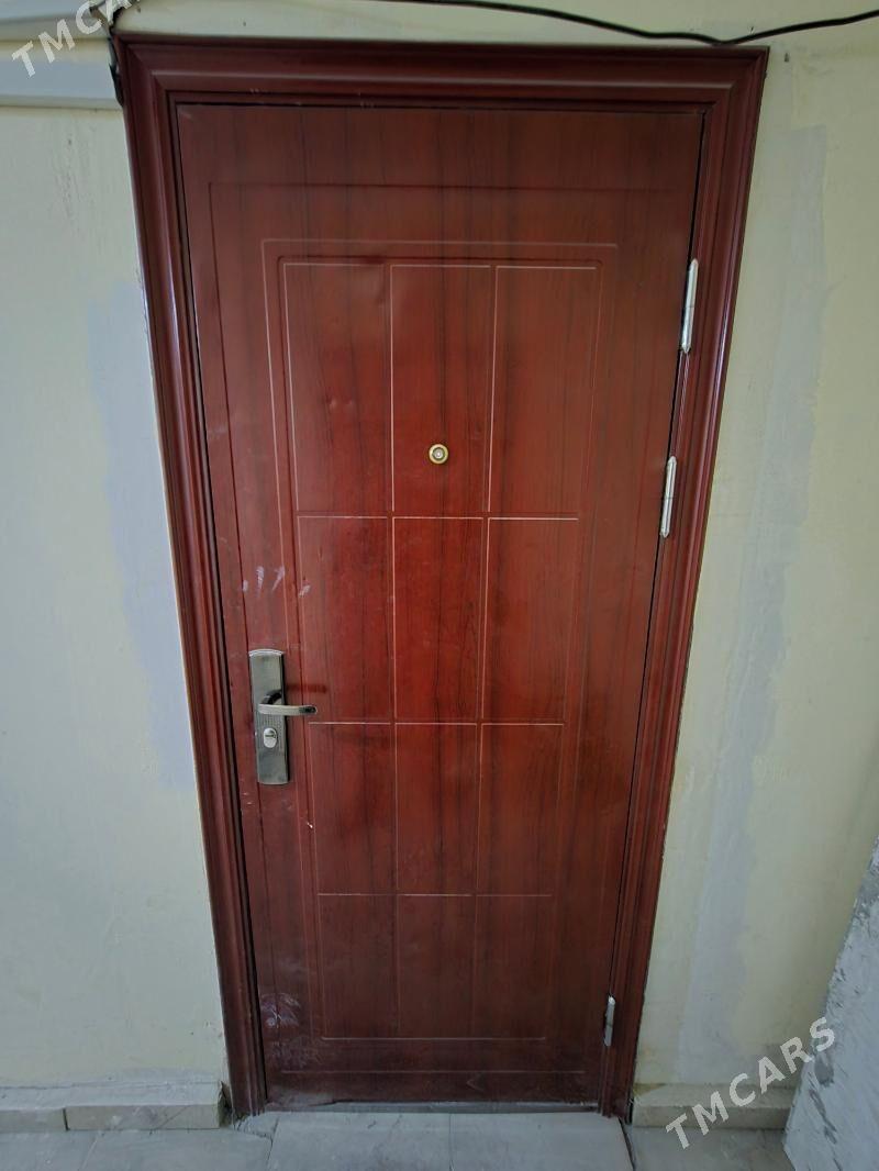 daşky gapy - Parahat 7 - img 1