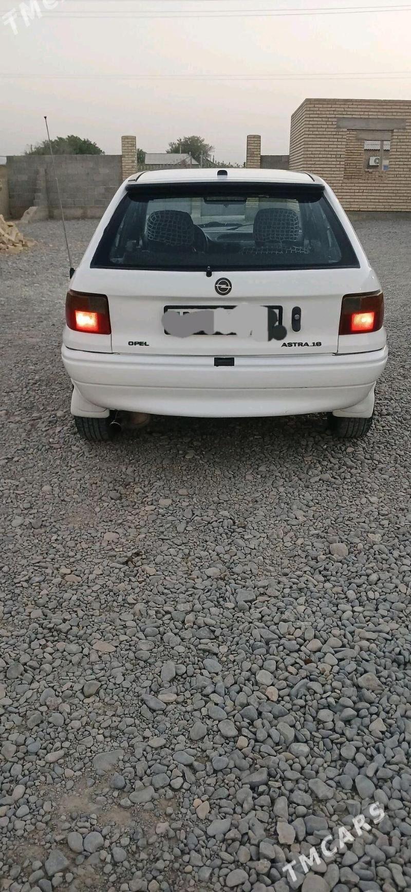 Opel Astra 1993 - 37 000 TMT - Kaka - img 3