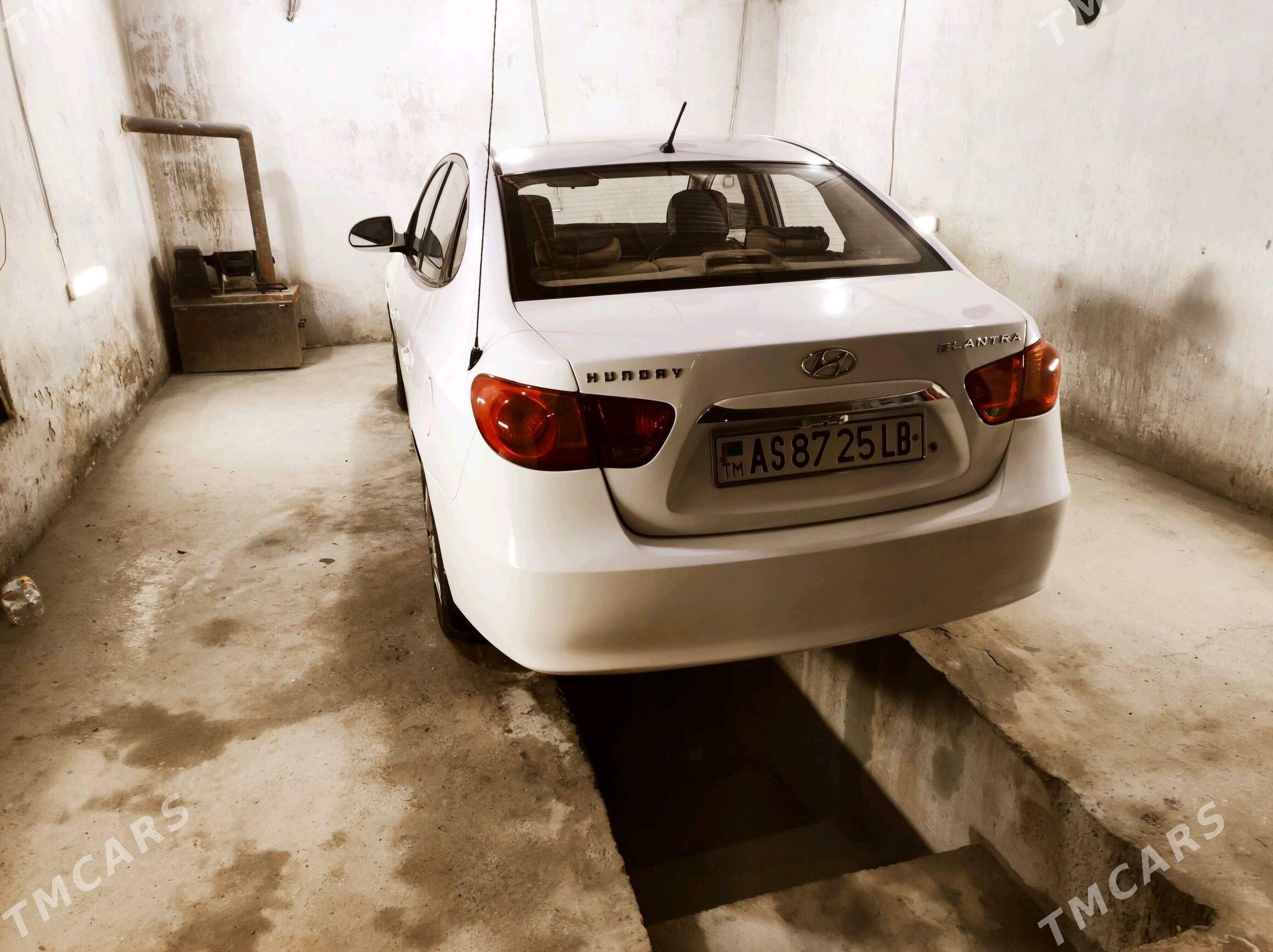 Hyundai Elantra 2010 - 115 000 TMT - Туркменабат - img 5