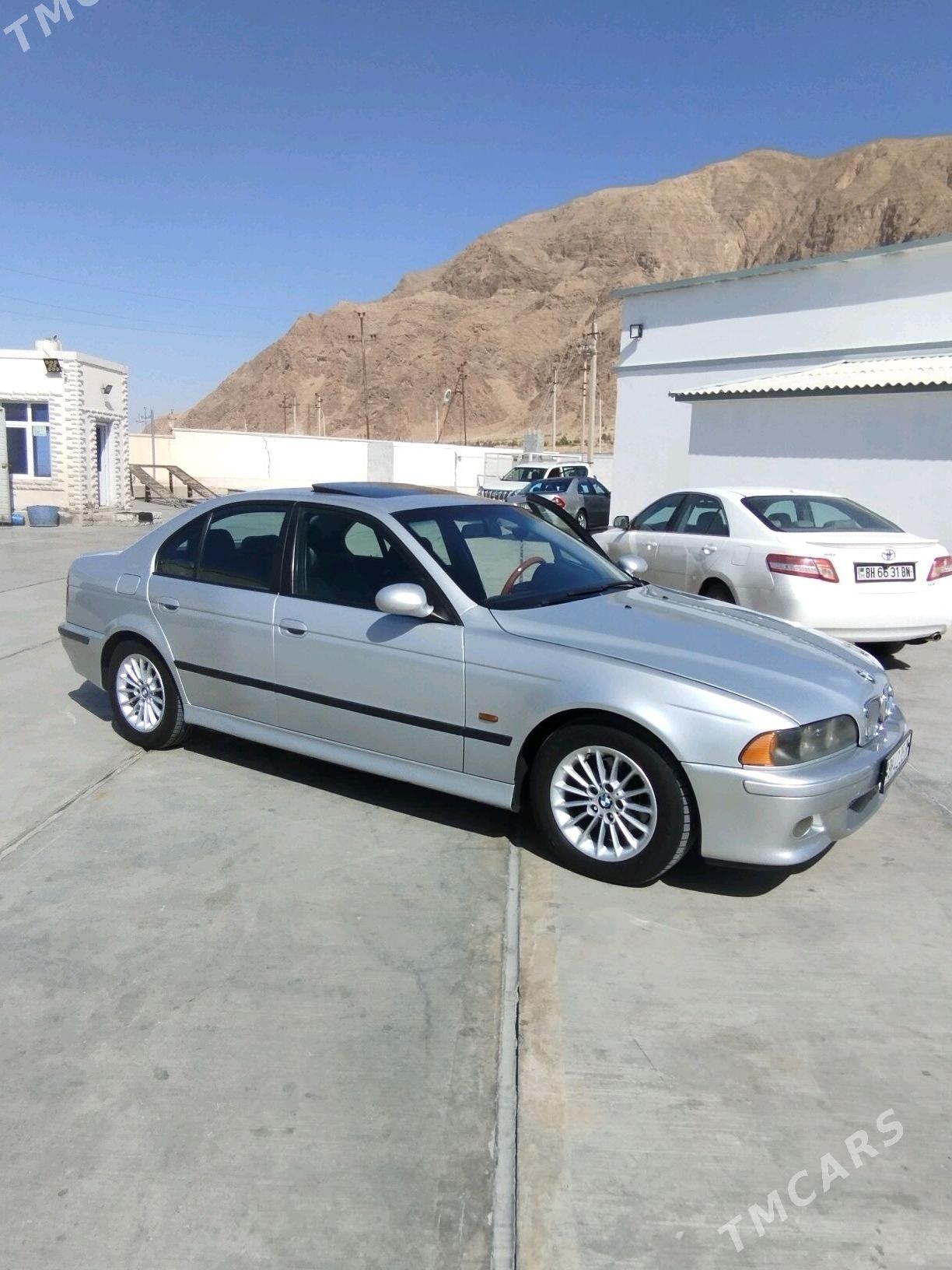 BMW 528 2000 - 140 000 TMT - Балканабат - img 2