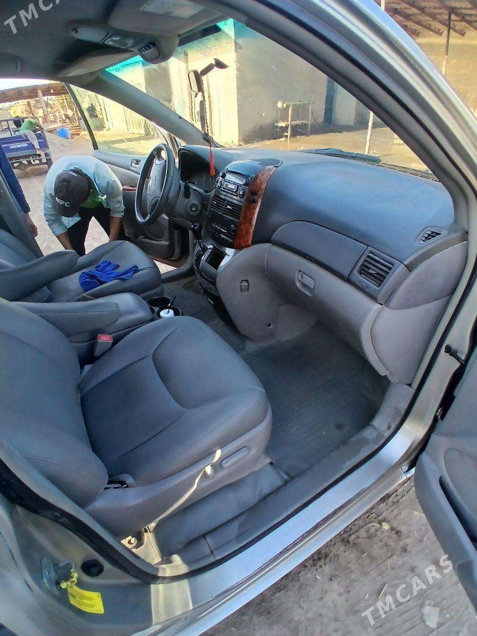 Toyota Sienna 2006 - 230 000 TMT - Hojambaz - img 4