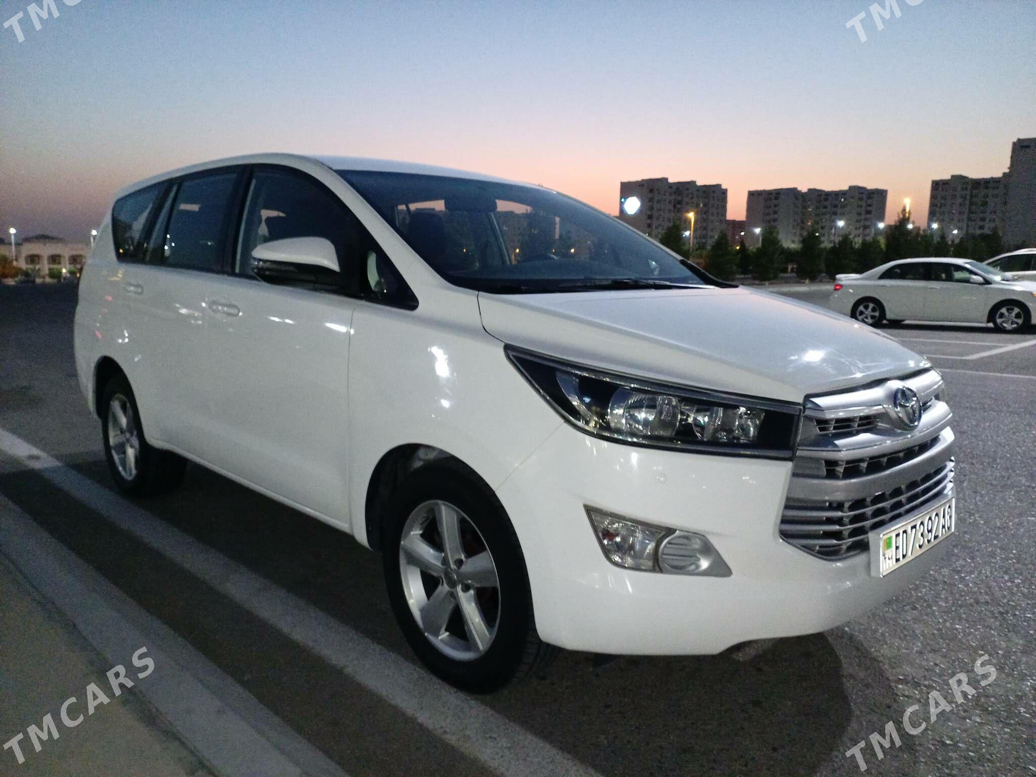 Toyota Innova 2022 - 320 000 TMT - Aşgabat - img 1