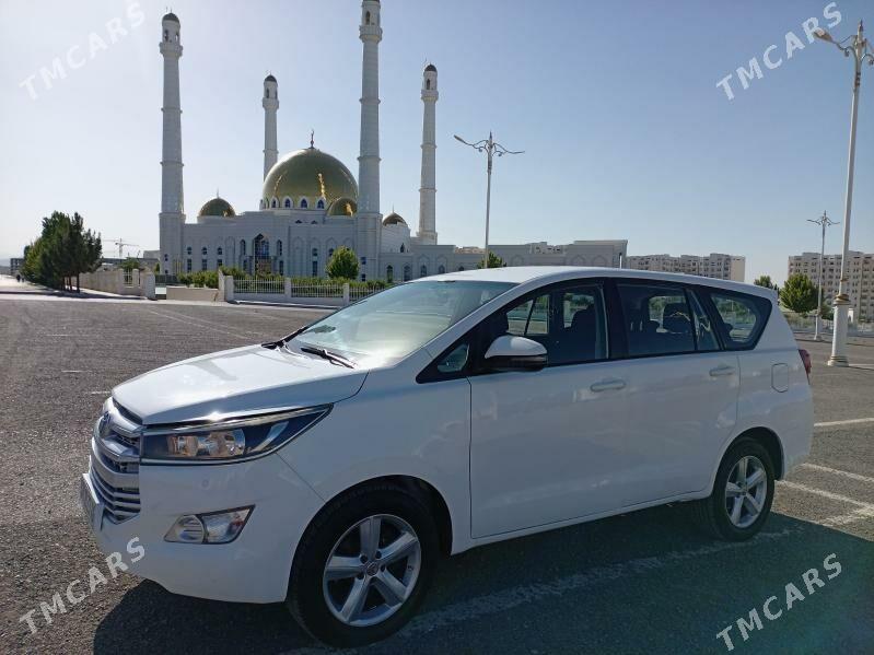 Toyota Innova 2022 - 320 000 TMT - Aşgabat - img 4