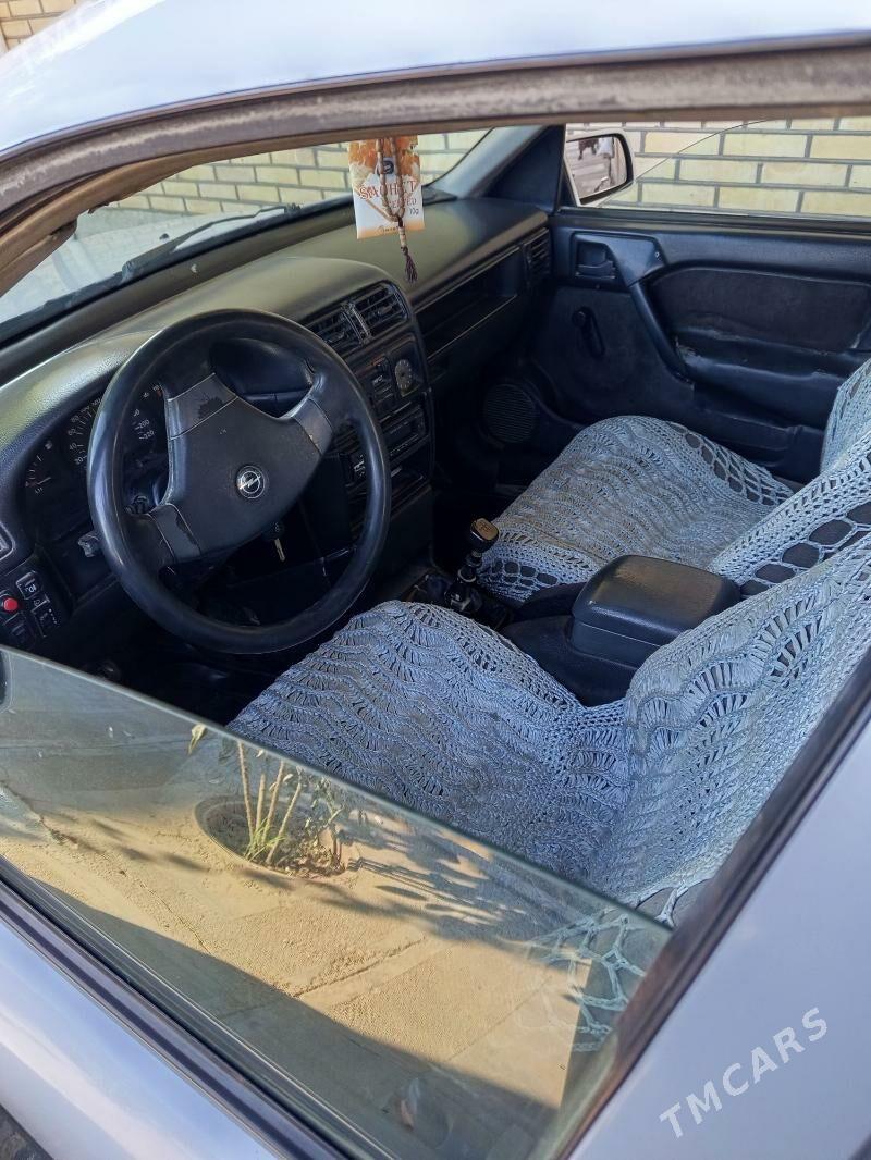 Opel Vectra 1993 - 32 000 TMT - Mary - img 5