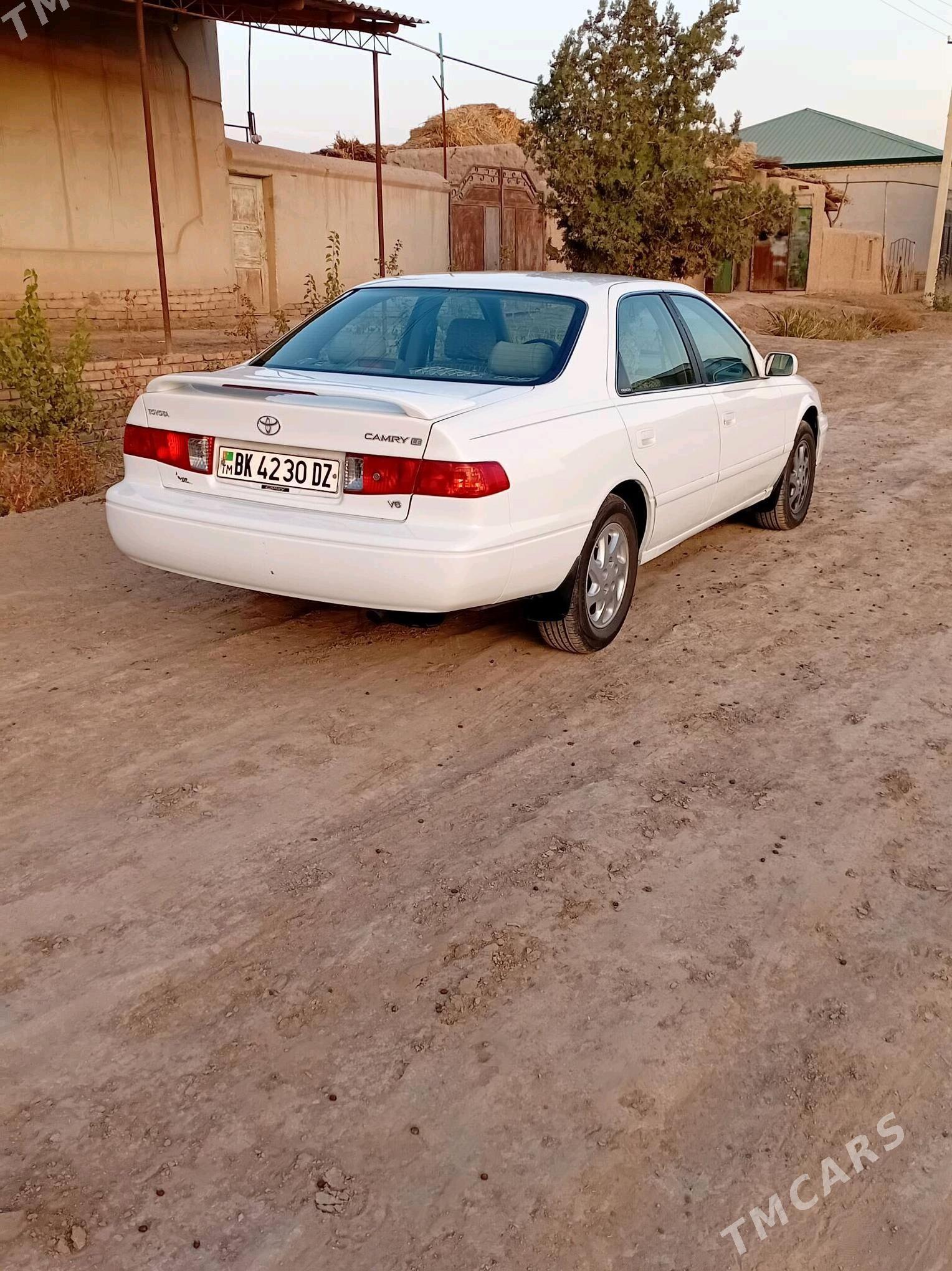 Toyota Camry 2001 - 170 000 TMT - Daşoguz - img 4