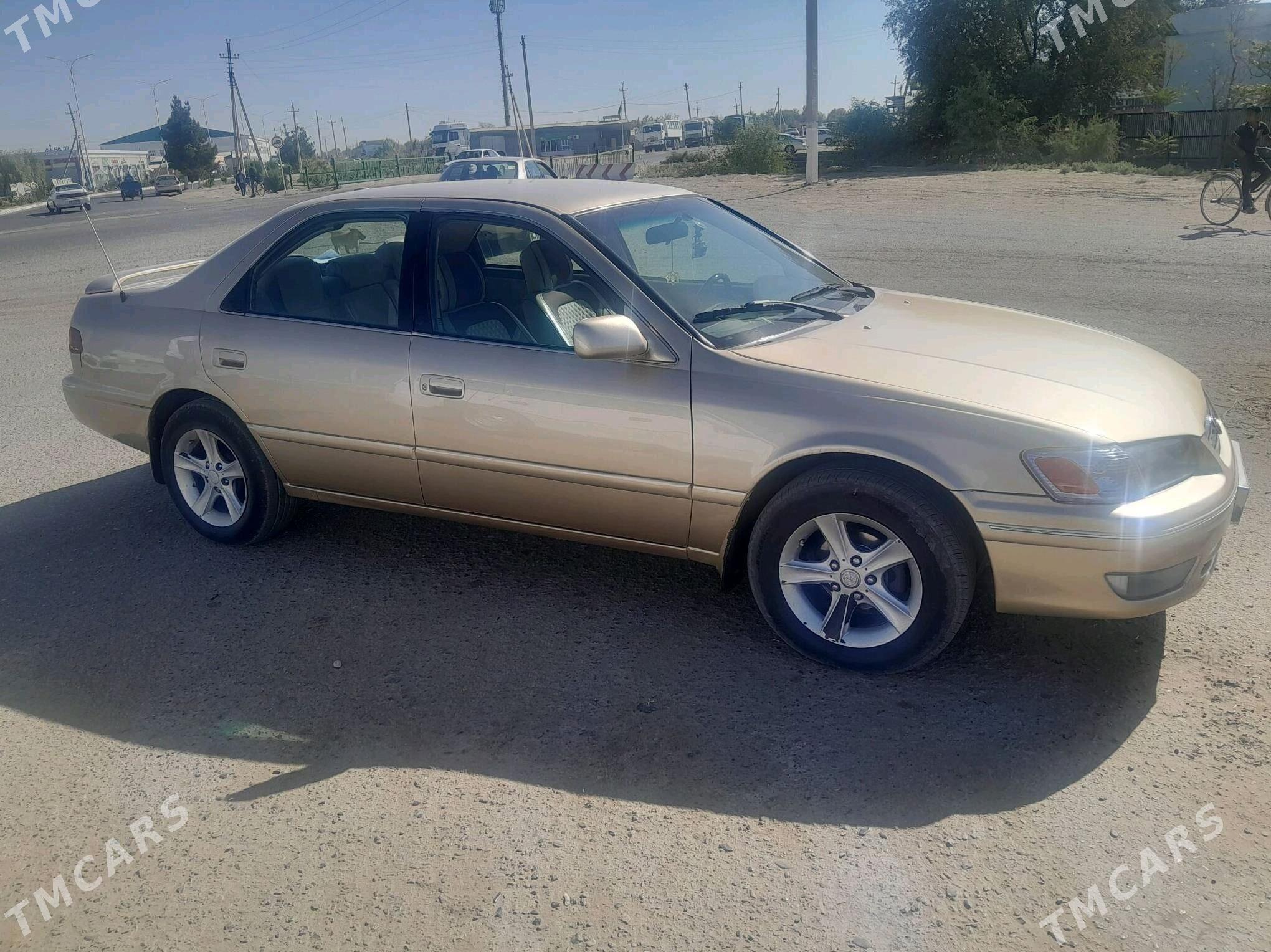 Toyota Camry 2000 - 127 000 TMT - Ёлётен - img 2