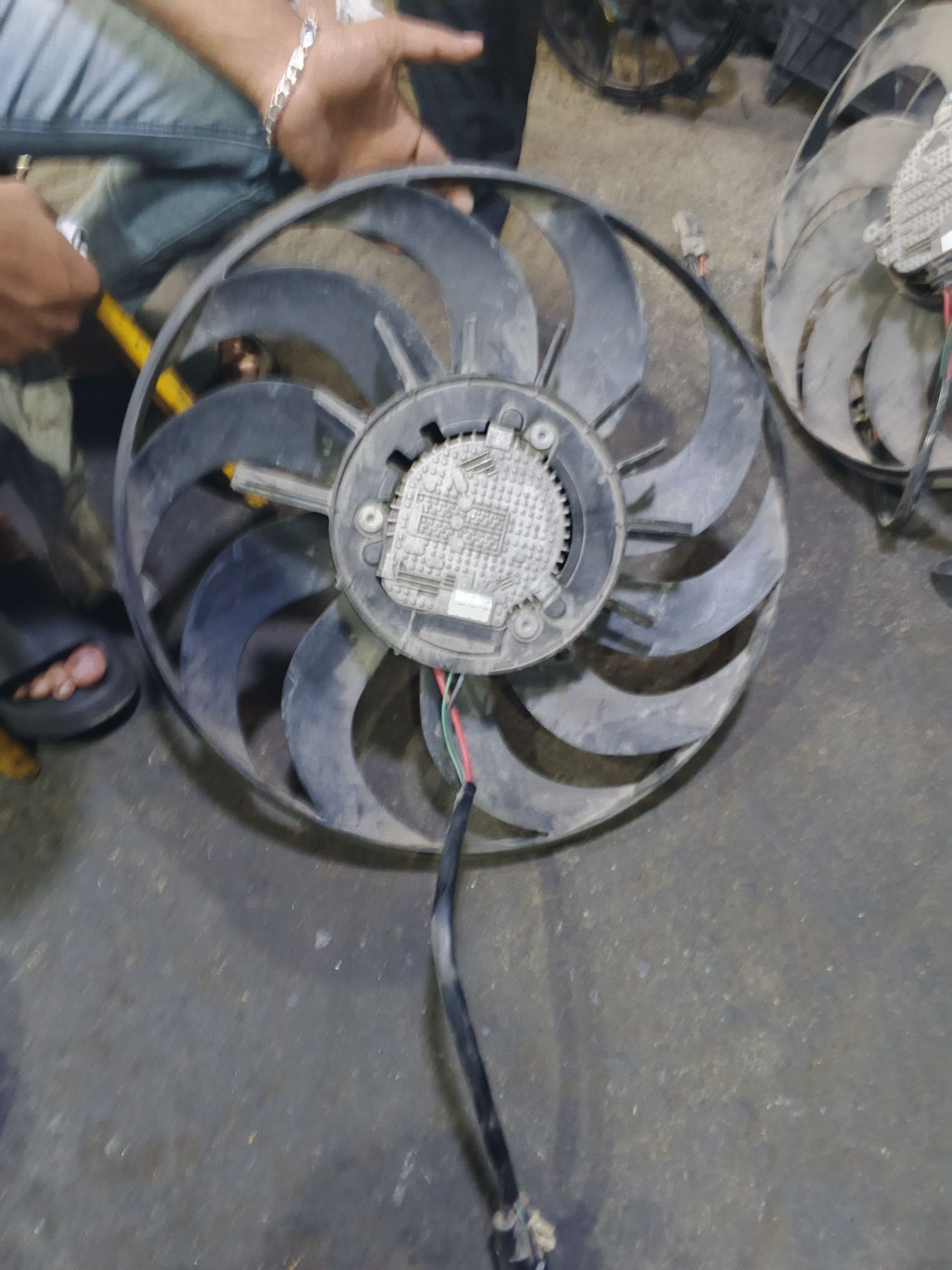 ford explorer wintilýator 3 000 TMT - Mary - img 1