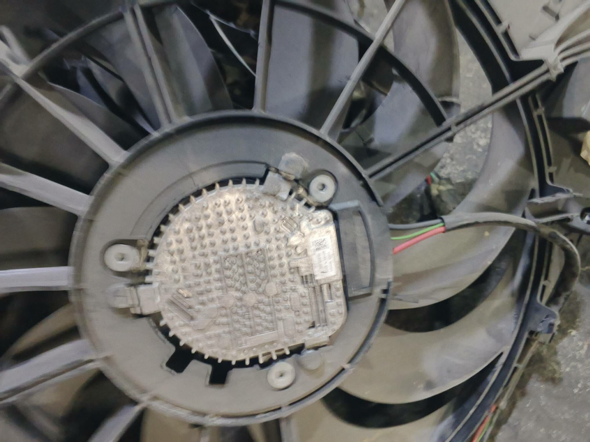 ford explorer wintilýator 3 000 TMT - Mary - img 2