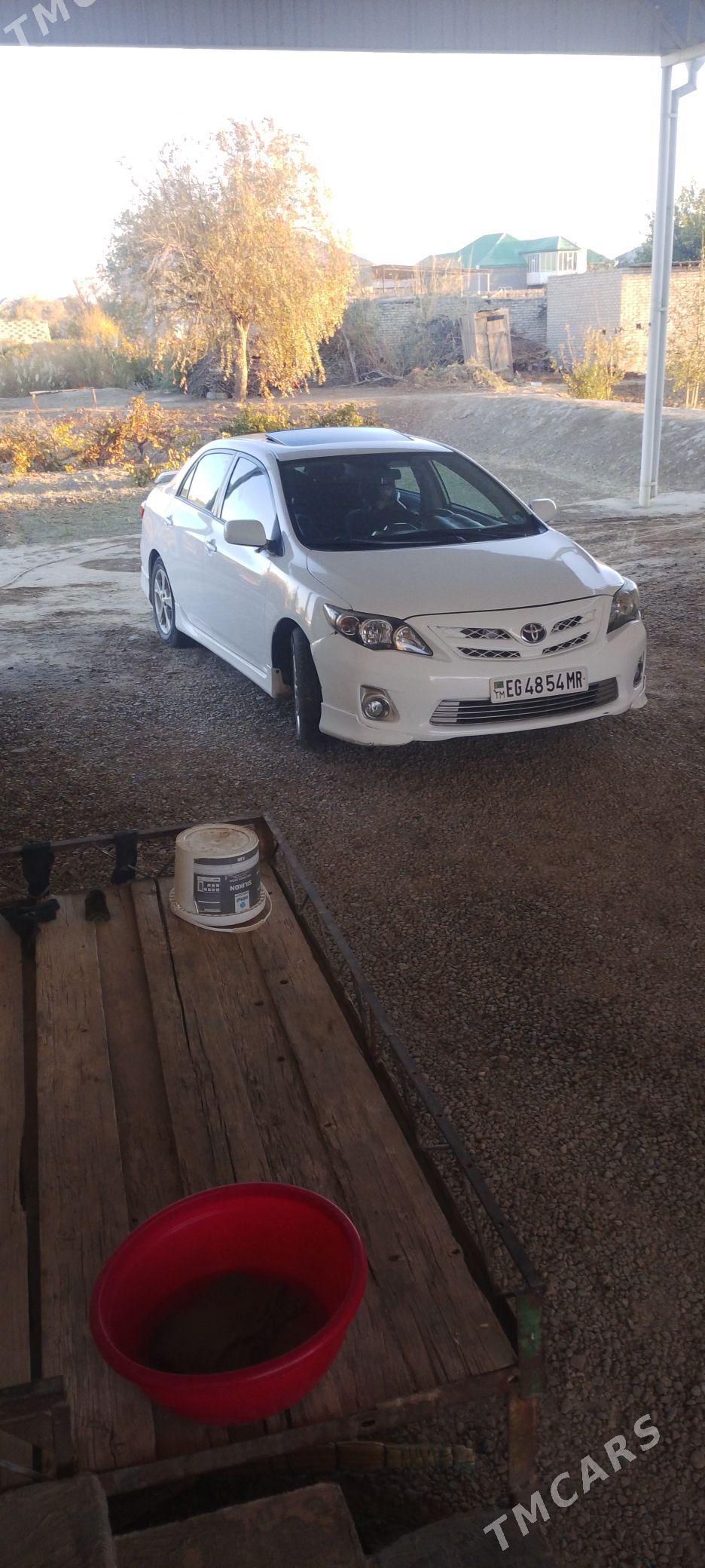 Toyota Corolla 2013 - 200 000 TMT - Мургап - img 4