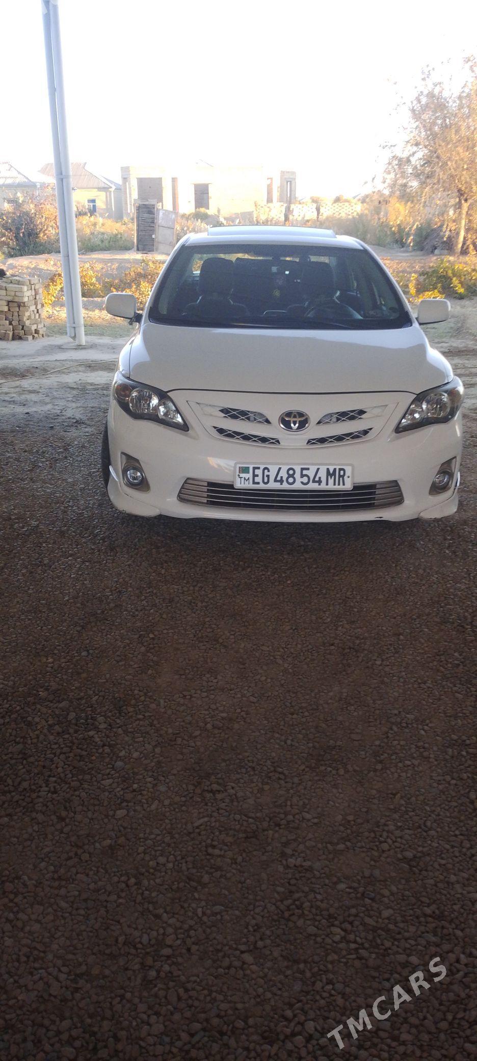 Toyota Corolla 2013 - 200 000 TMT - Мургап - img 3