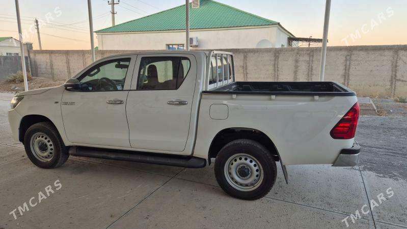 Toyota Hilux 2020 - 460 000 TMT - Гёкдепе - img 4