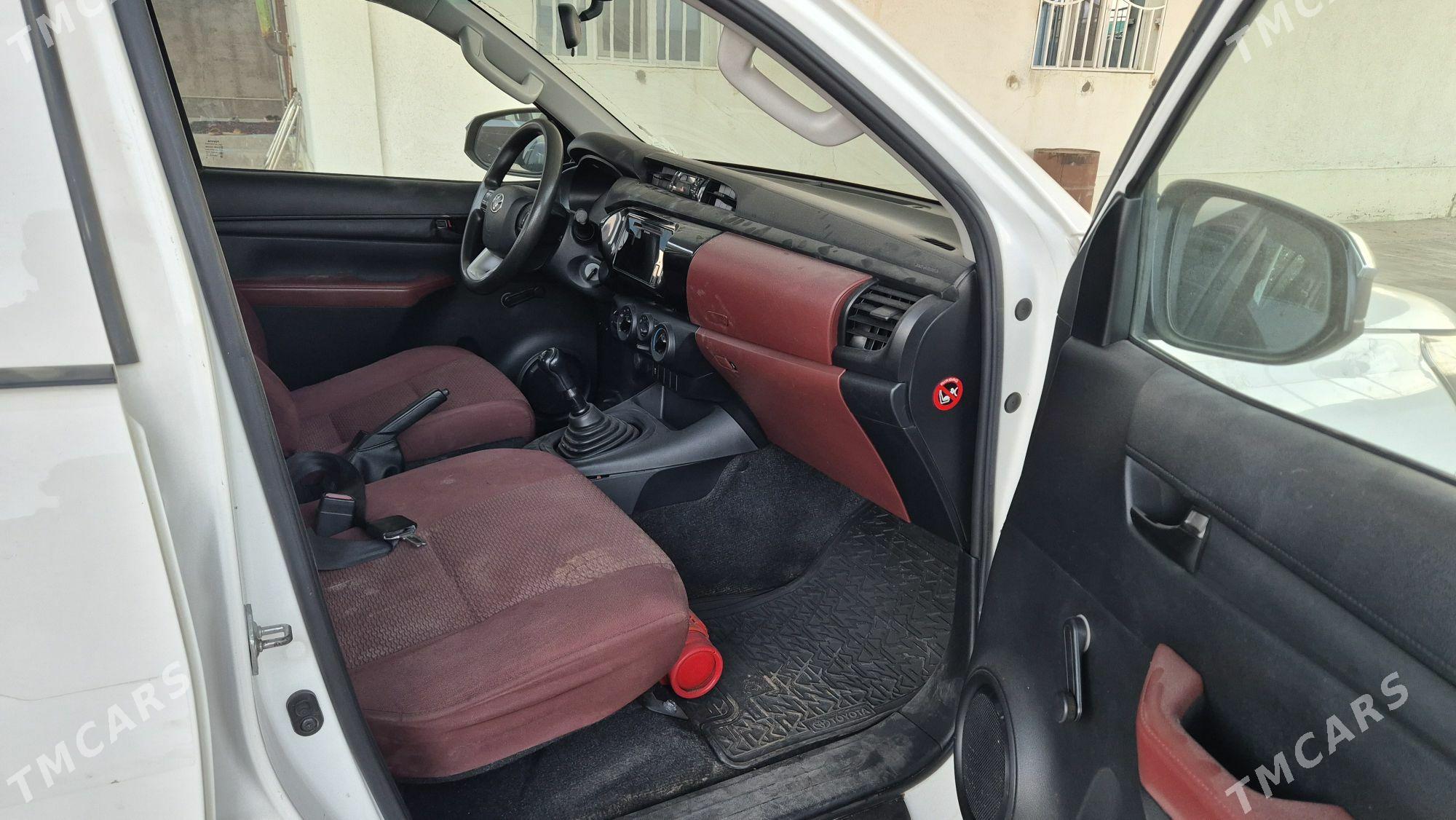 Toyota Hilux 2020 - 460 000 TMT - Гёкдепе - img 6