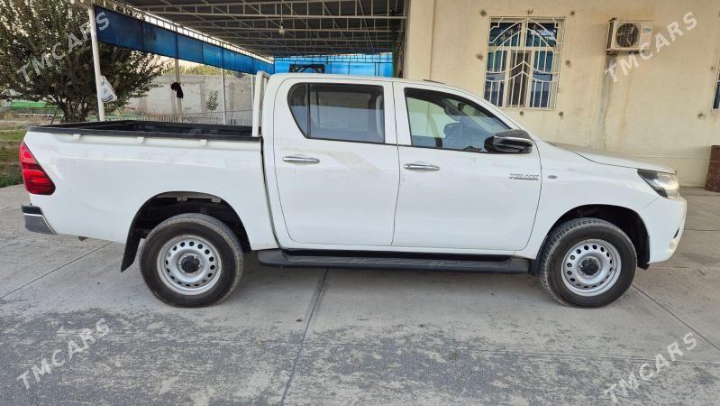 Toyota Hilux 2020 - 460 000 TMT - Гёкдепе - img 5