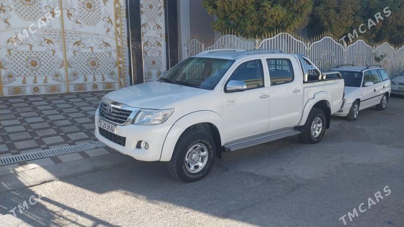 Toyota Hilux 2013 - 339 000 TMT - Ашхабад - img 1