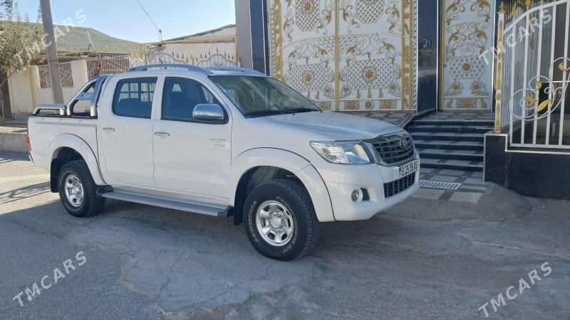 Toyota Hilux 2013 - 339 000 TMT - Ашхабад - img 4