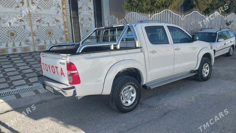 Toyota Hilux 2013 - 339 000 TMT - Ашхабад - img 3