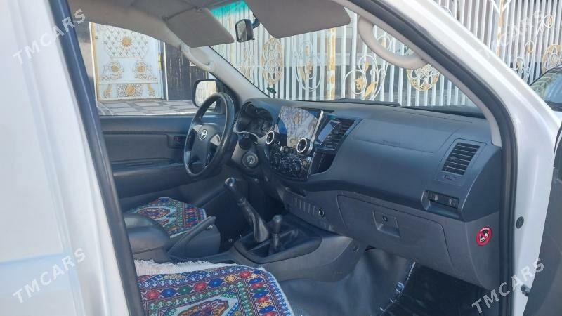 Toyota Hilux 2013 - 339 000 TMT - Ашхабад - img 6