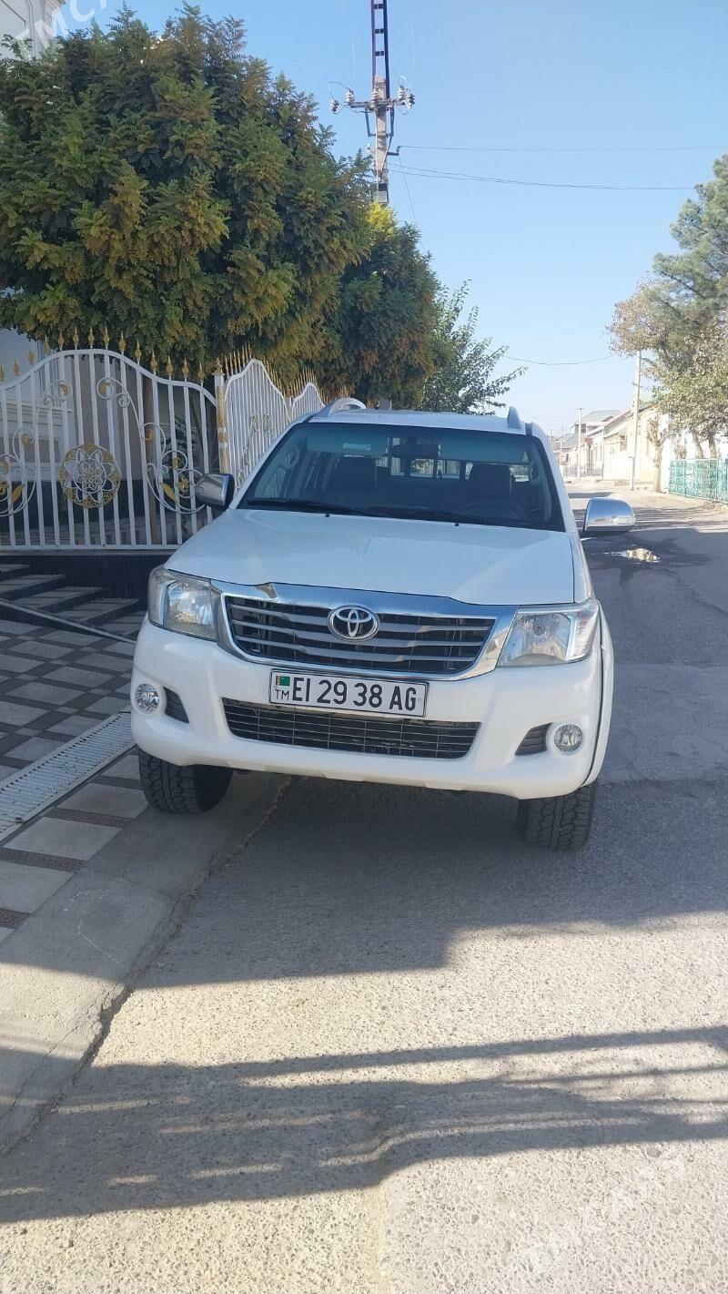 Toyota Hilux 2013 - 339 000 TMT - Ашхабад - img 2