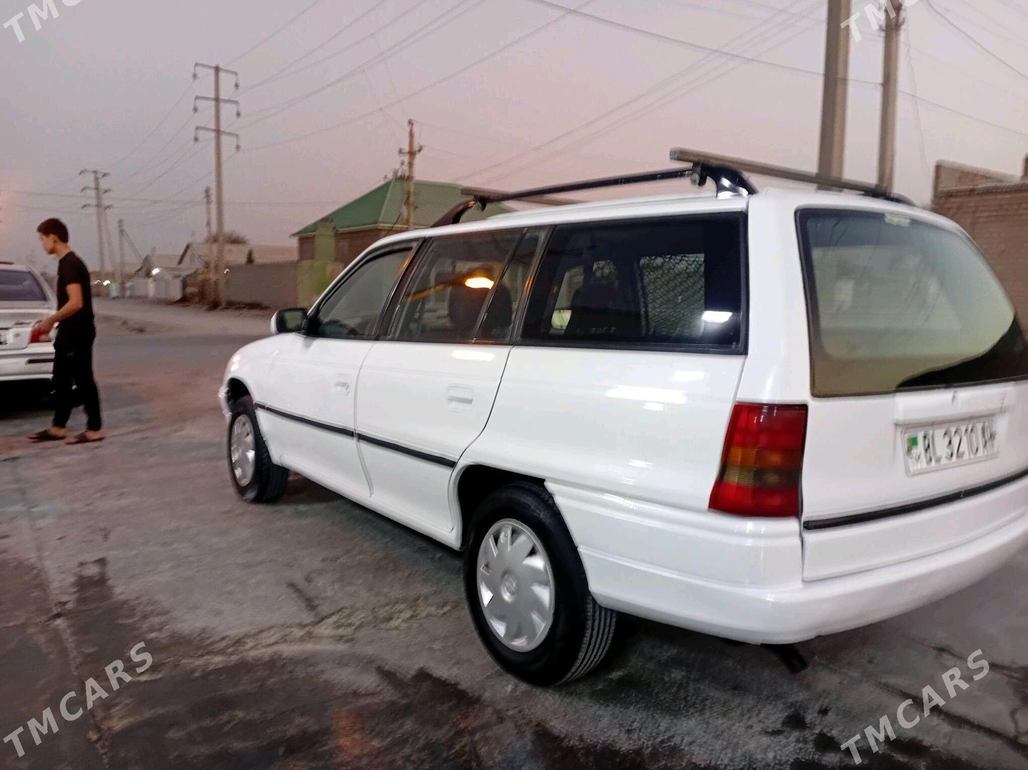 Opel Astra 1995 - 42 000 TMT - Бахарден - img 6