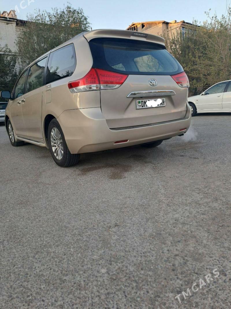 Toyota Sienna 2011 - 310 000 TMT - Ким район - img 6