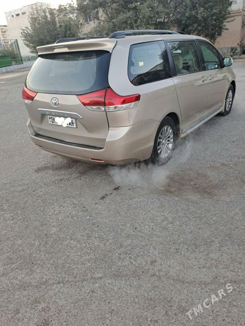 Toyota Sienna 2011 - 310 000 TMT - Ким район - img 9