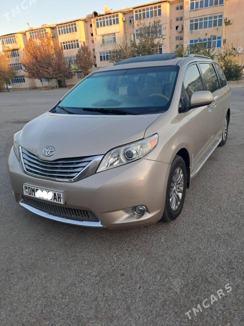 Toyota Sienna 2011 - 310 000 TMT - Ким район - img 2