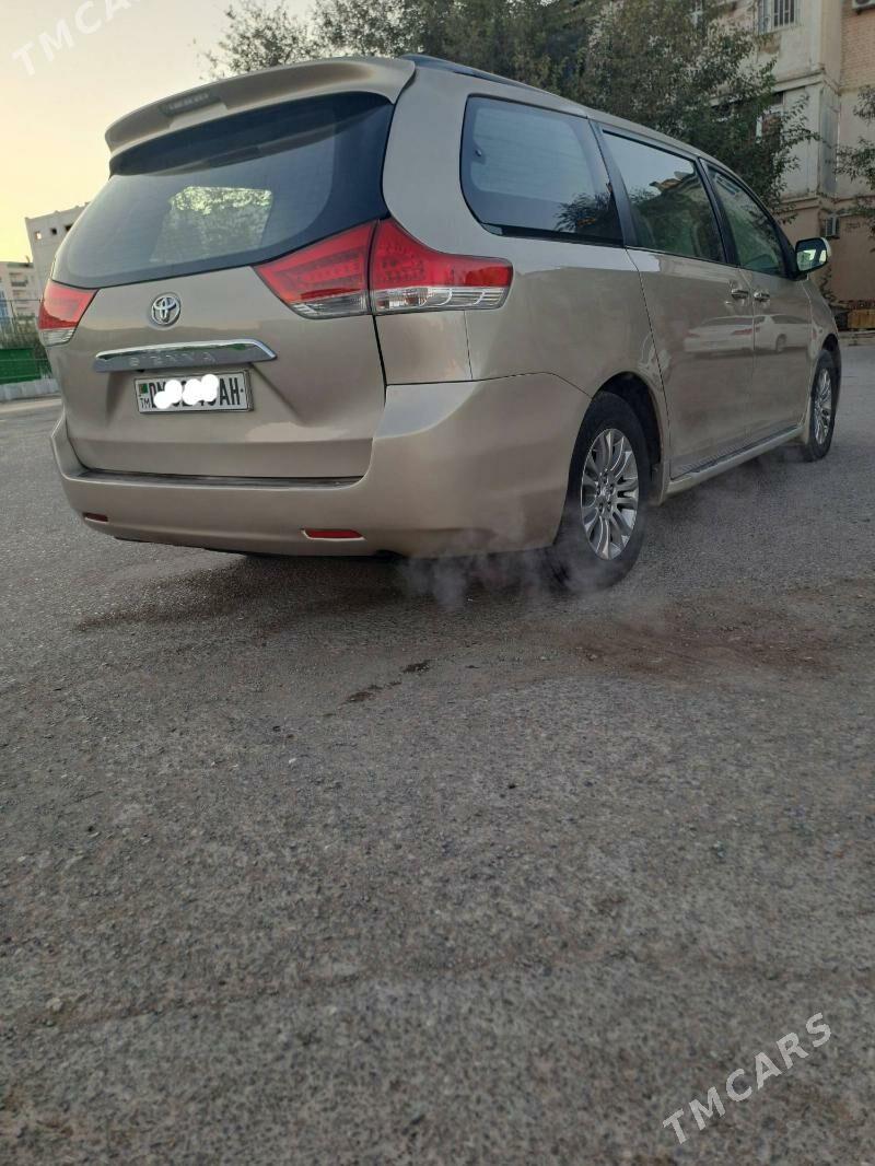 Toyota Sienna 2011 - 310 000 TMT - Ким район - img 8